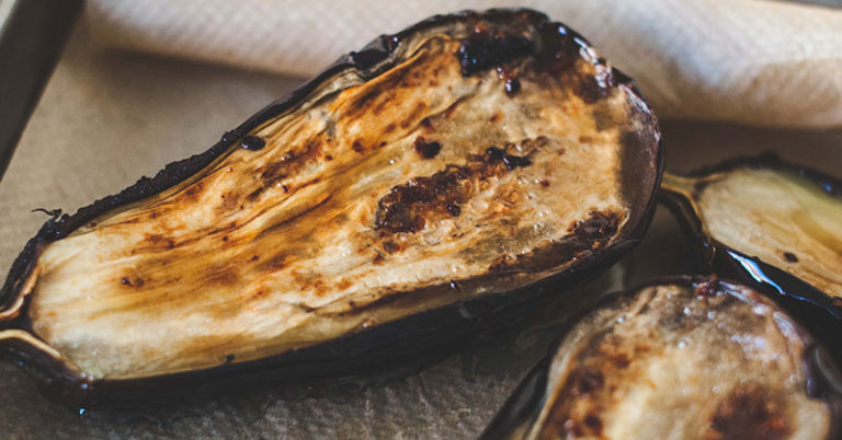 What Does Eggplant Taste Like? - Featured image