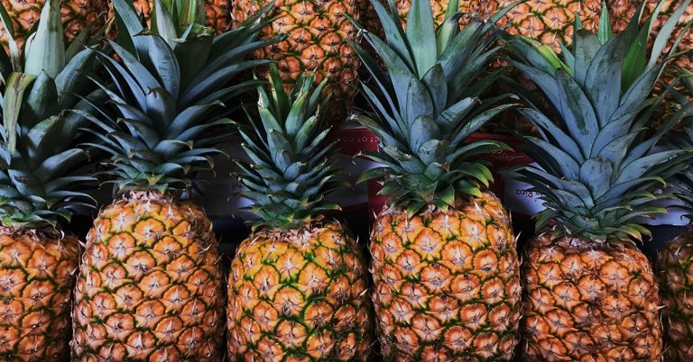 How To Tell If A Pineapple Is Ripe - Featured image