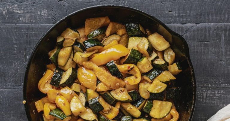 Why You Should Replace Your Pots And Pans With Cast Iron - Featured image