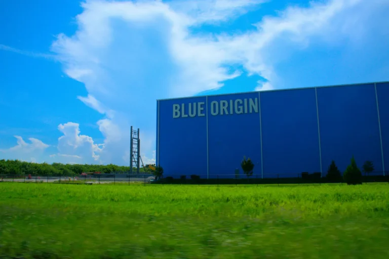 Blue Origin New Glenn Explodes on Florida Launch Pad - Featured image