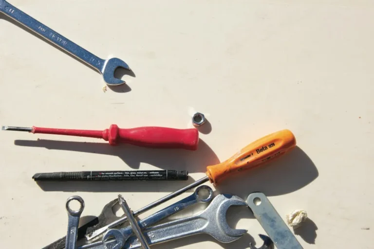 How to Start a Neighborhood Tool-Sharing Library to Reduce Local Waste - Featured image