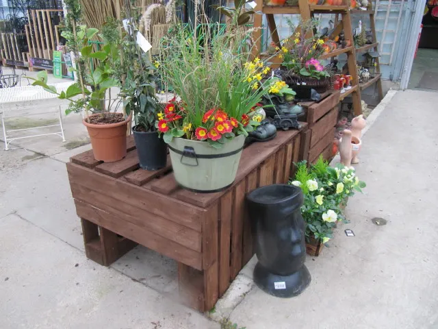 How to Turn an Old Wooden Pallet Into a Thriving Herb Garden - Featured image