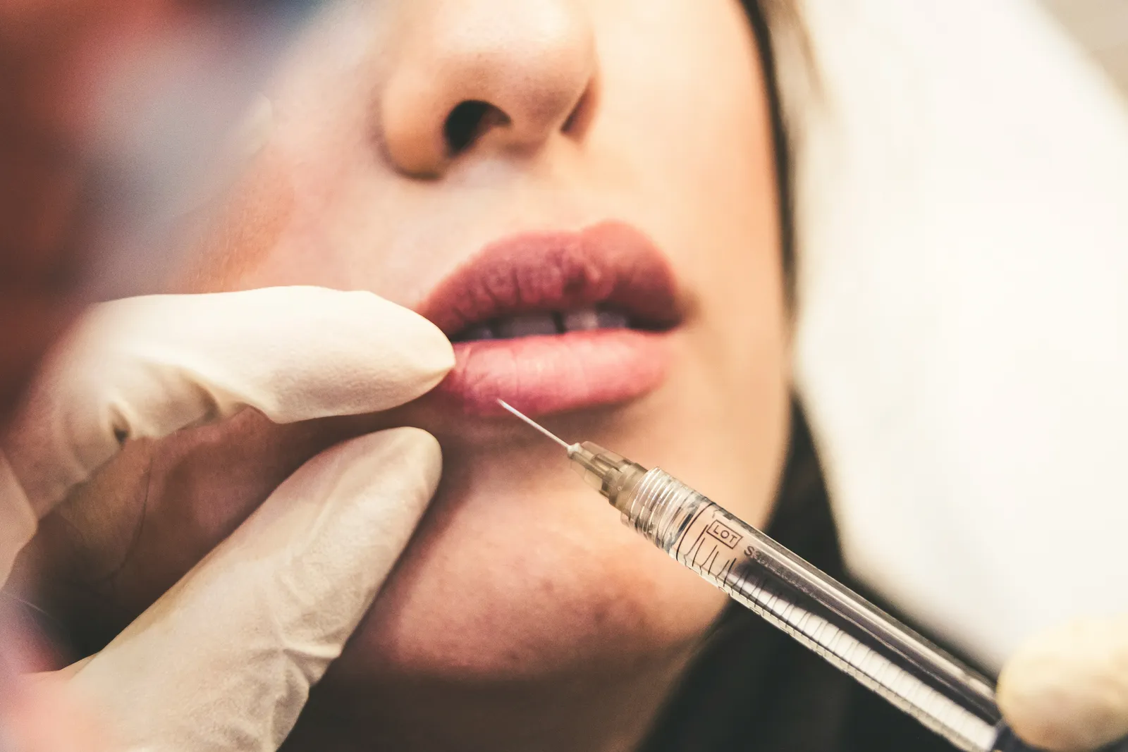 Filler Procedure Claims Life of Estée Lauder Executive