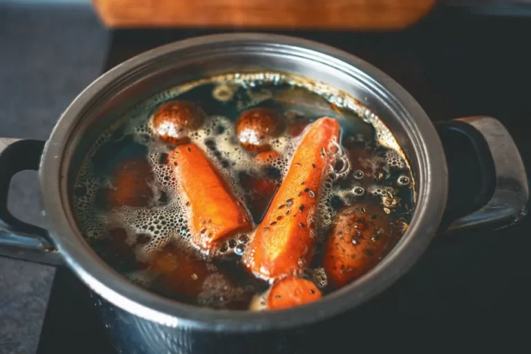 Why Leftover Cooking Water From Your Vegetables Is Secretly Liquid Gold for Your Pots - Featured image