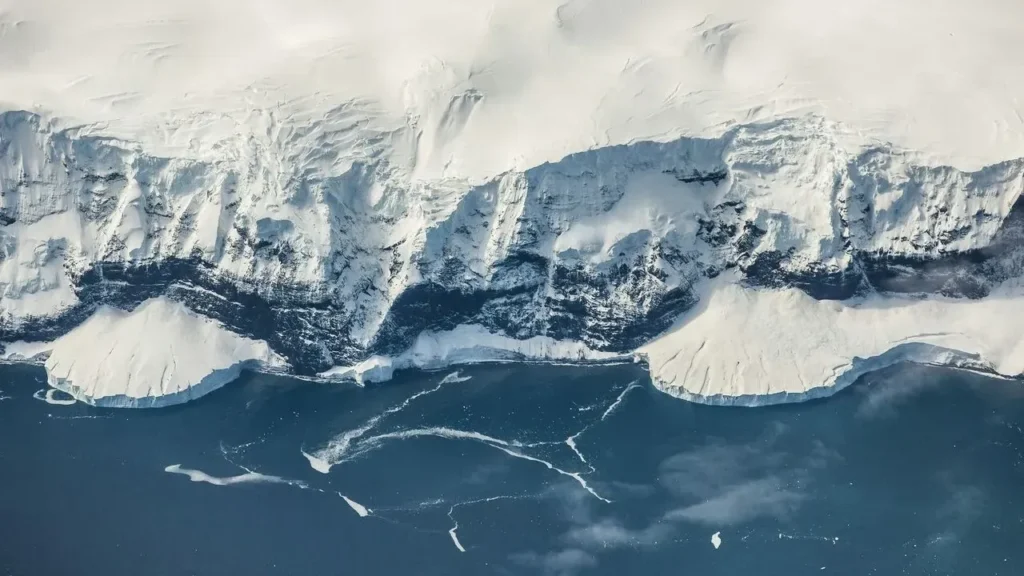 Satellite Records and New Research Link Climate Change to Faster Pine Island Glacier Retreat - Featured image