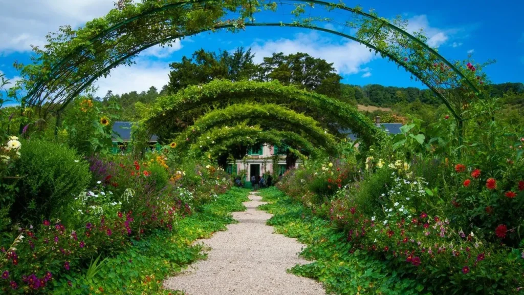 Peak Season Still Teaches Experienced Gardeners - Featured image