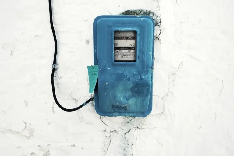 Simple Home Adjustments That Lower Your Carbon Footprint and Your Power Bill - Featured image