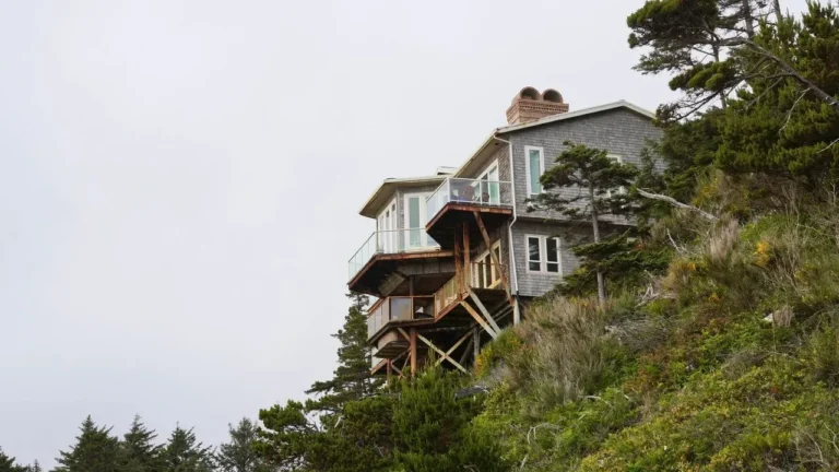 Dana Point Homeowner Monitors $10 Million Cliffside Property as El Niño Season Nears - Featured image