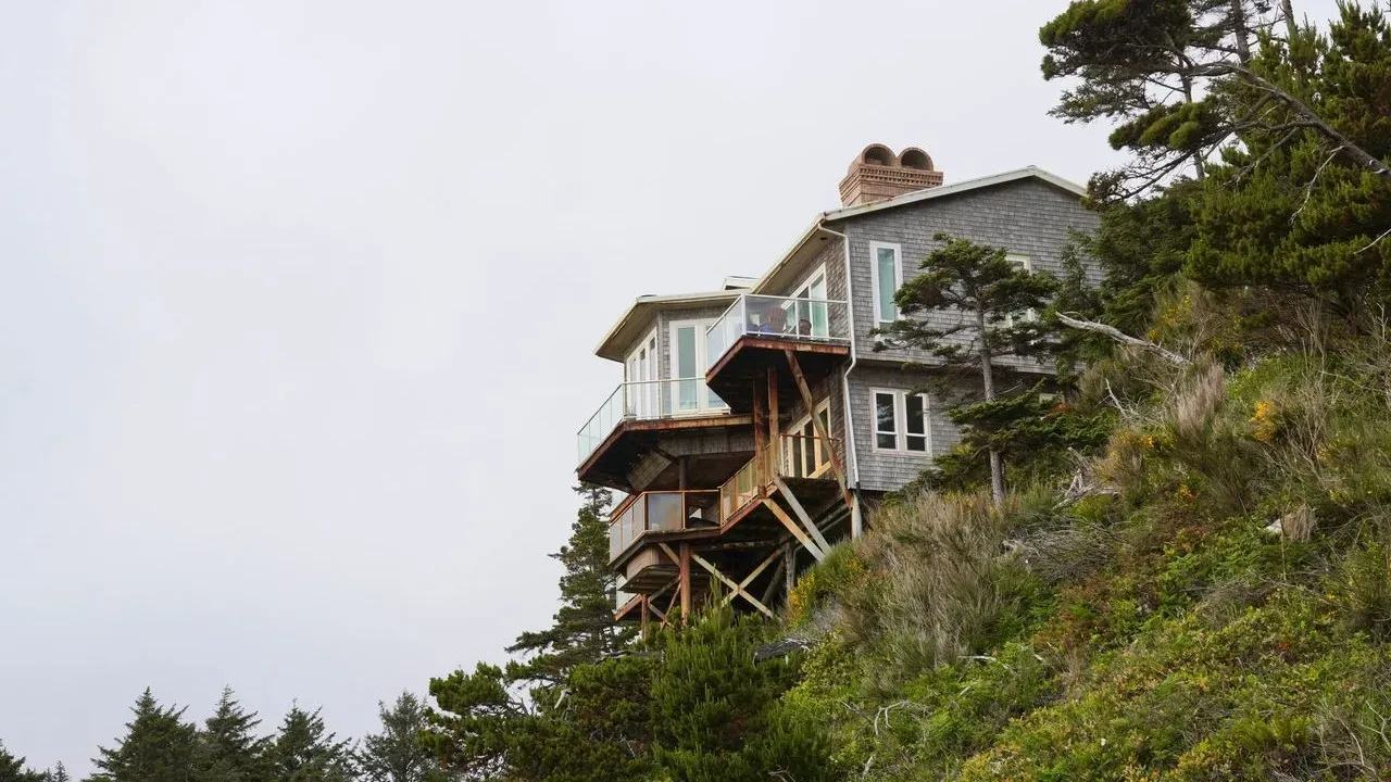 Dana Point Homeowner Monitors $10 Million Cliffside Property as El Niño Season Nears