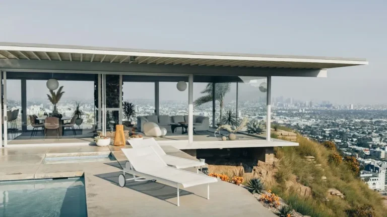 Los Angeles Home Weaves Nature Into Mid-Century Design - Featured image