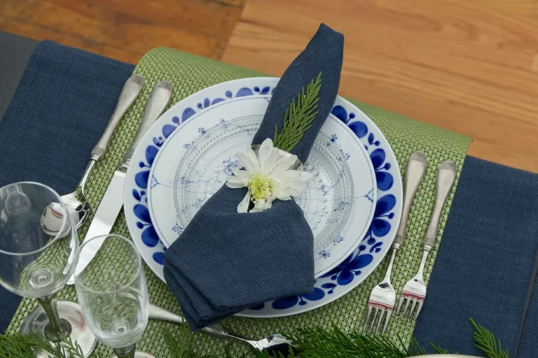 The Common Table Setting Mistake Ruining Every Dinner Party - Featured image
