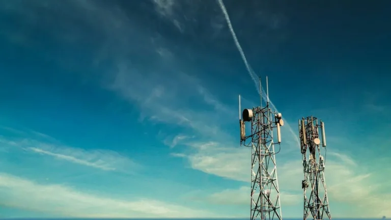 Fort Bend ISD Clears Cell Towers for School Sites as Health Questions Linger - Featured image