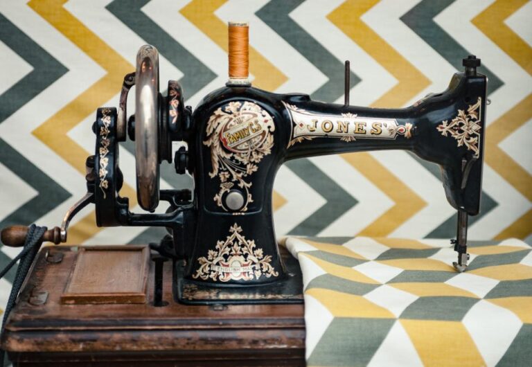 Old Sewing Machines Are Becoming Unexpected Collector's Items - Featured image