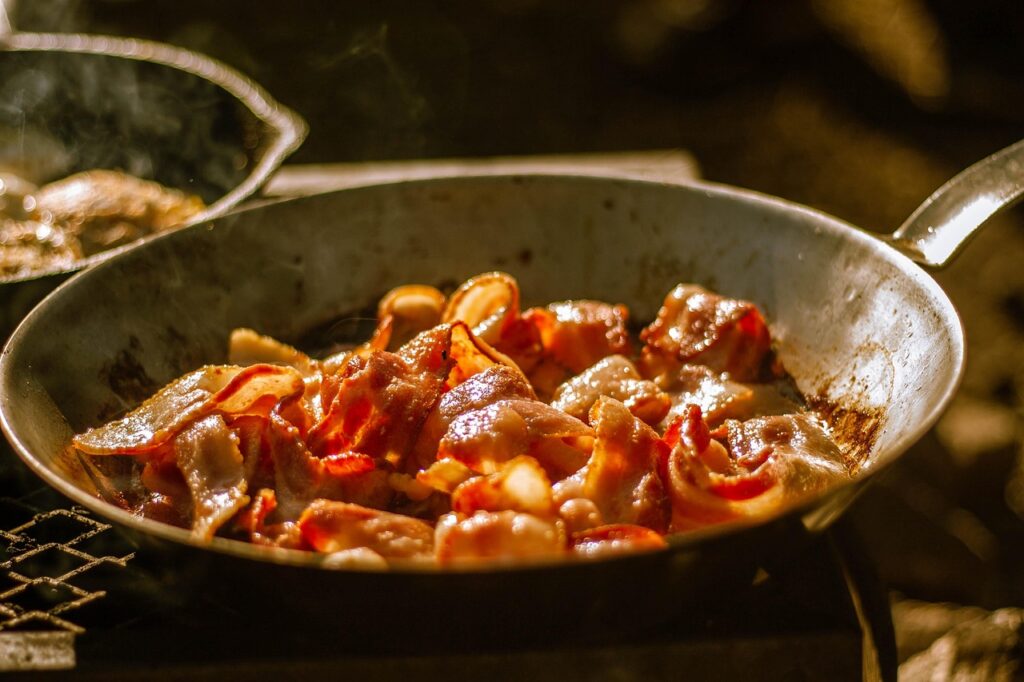 The Surprising Reason Your Cast Iron Skillet Is Rusting - Featured image