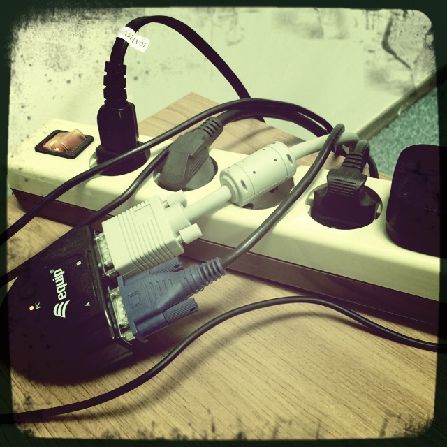 The Common Extension Cord Mistake That Overloads Circuits - Featured image