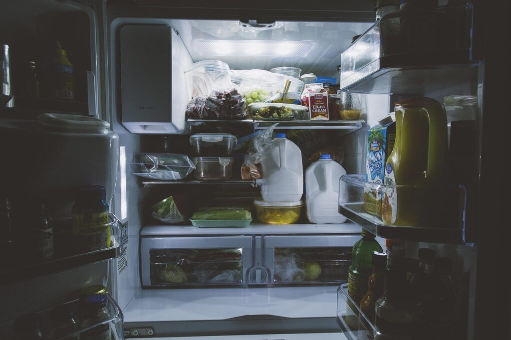 The Common Refrigerator Mistake Speeding Up Food Spoilage - Featured image