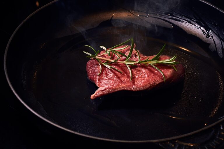 Why Cast Iron Cooking Never Really Went Out of Style - Featured image