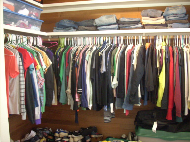The $5 Trick That Instantly Doubles Your Closet Space - Featured image