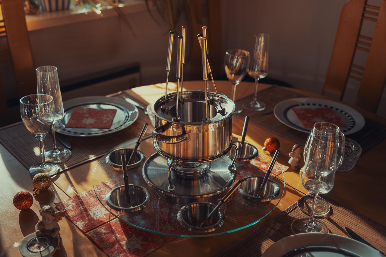 Why Grandma's Fondue Parties Were Actually Onto Something