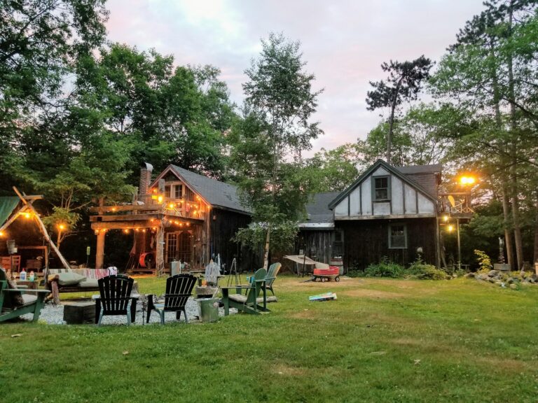 5 Backyard Upgrades That Instantly Boost a Home's Value - Featured image