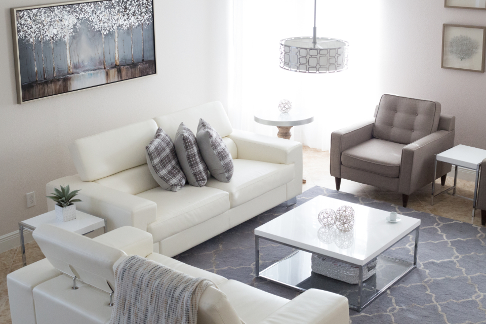 Why Interior Designers Are Ditching This Once-Popular Paint Color - Featured image