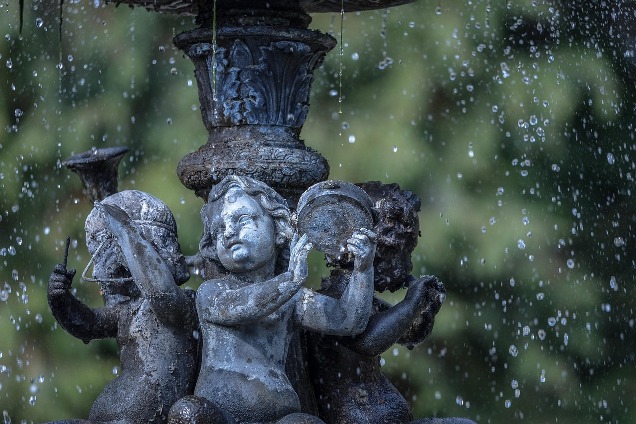 5 Garden Ornaments From the 1960s Worth More Than New Ones