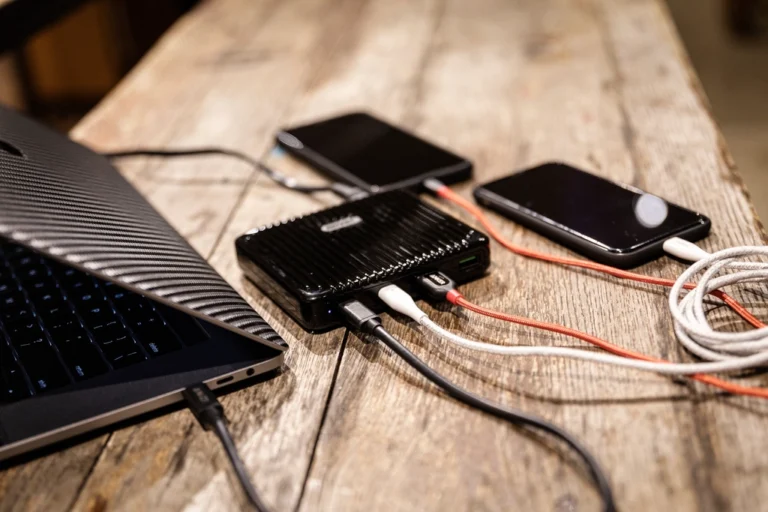 Why Experts Say You Should Never Charge Your Phone Overnight - Featured image