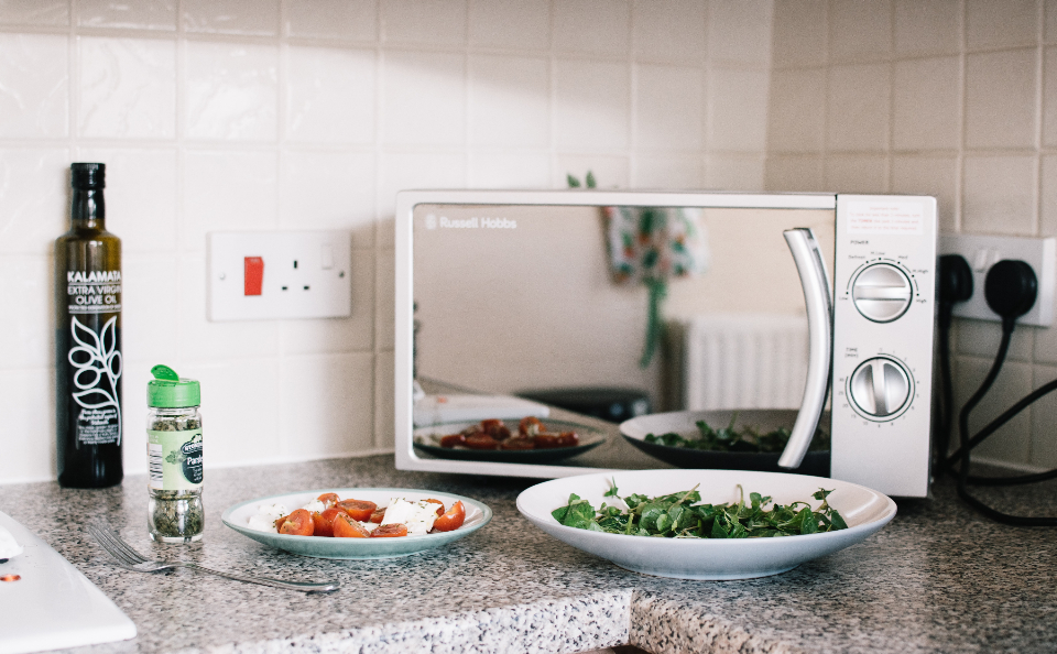 Why Grandma Never Owned a Microwave – and Never Missed One - Featured image