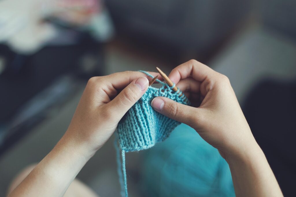6 Nostalgic Craft Projects That Should Make a Comeback - Featured image
