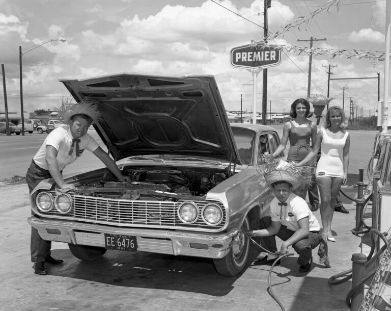 6 Retro Gas Station Snacks Worth Rediscovering - Featured image