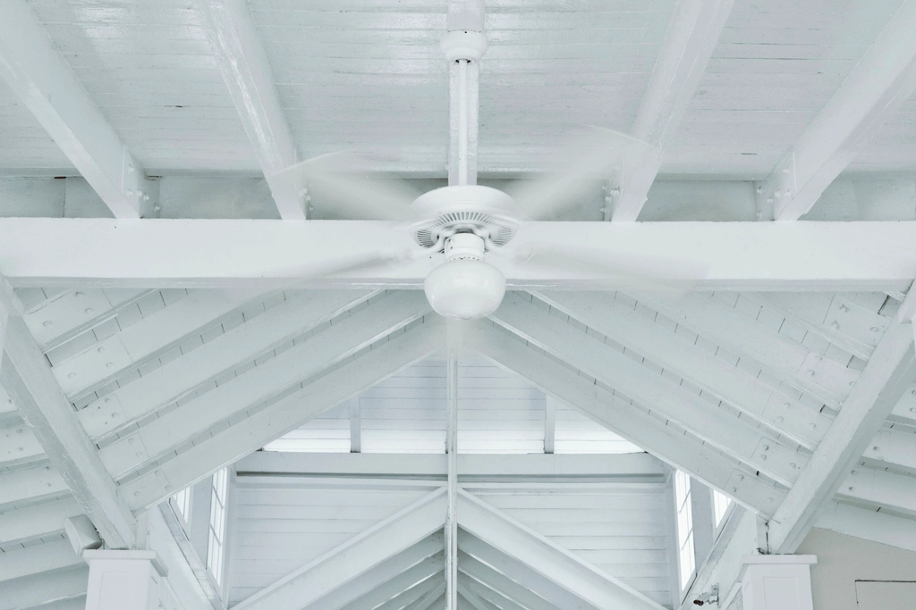 The Ceiling Fan Direction Mistake Costing You All Summer