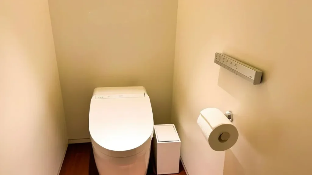Heated Seats, Hands-Free Flushing, Warm-Water Cleansing: Why Smart Bathrooms Are Suddenly a Must-Have - Featured image