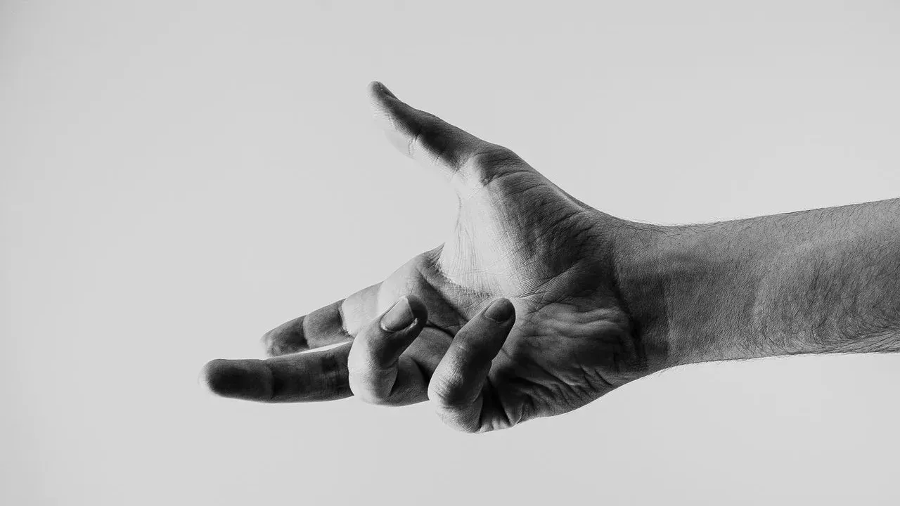 Neurologist Points to Brief Hand Test as Potential Window Into Cognitive Health