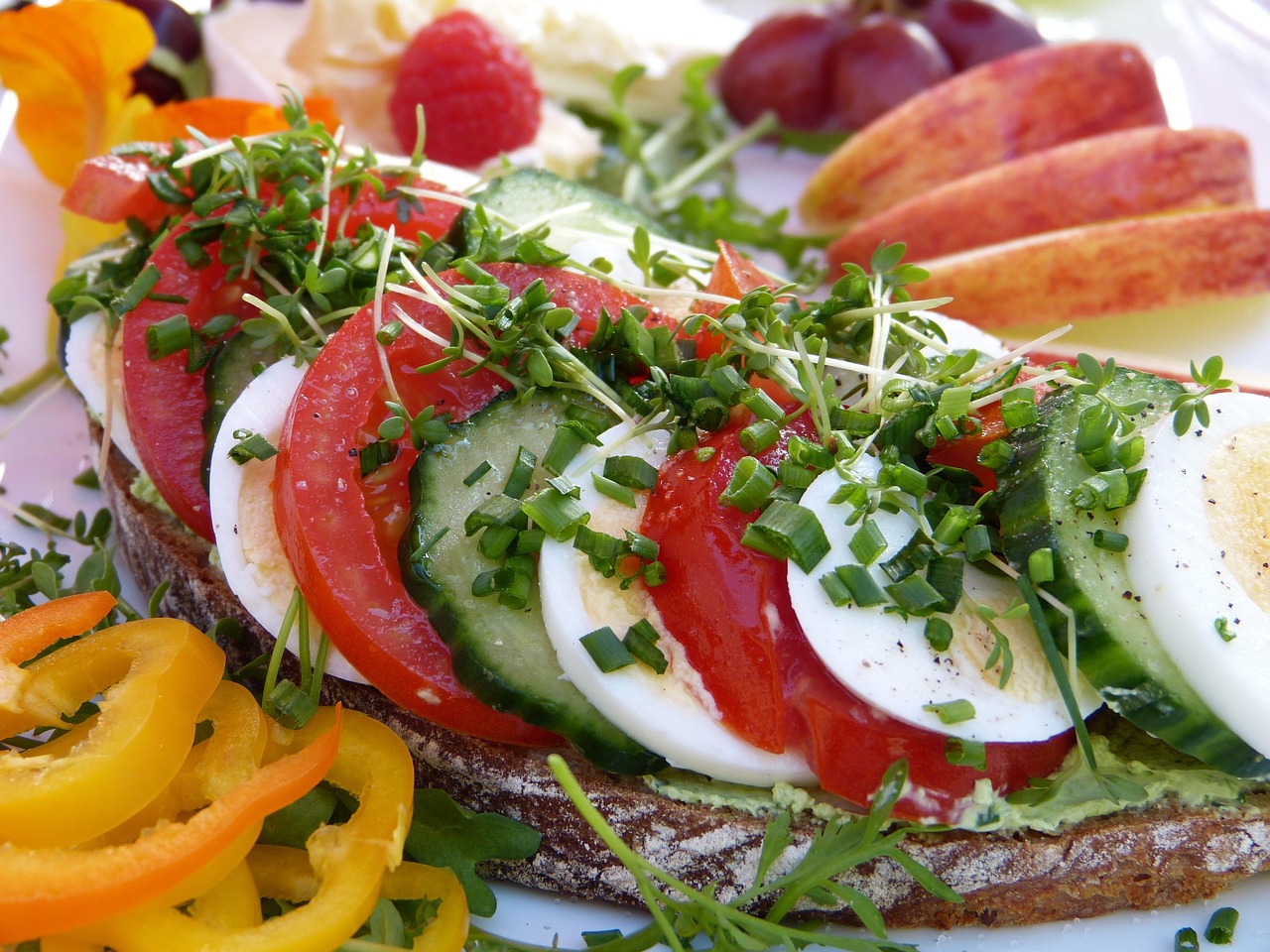 8 Foods That Naturally Boost Your Immune System This Season