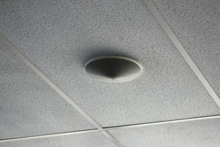 The Smoke Detector Placement Mistake Most Homes Get Wrong - Featured image