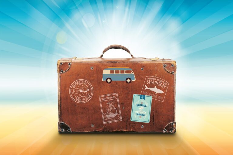 The Vintage Suitcase Style Interior Designers Are Hunting Down - Featured image
