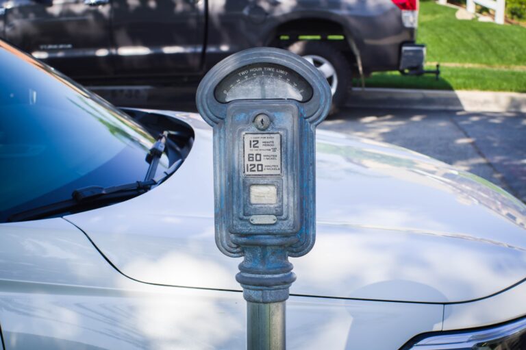 The QR Code Scam Showing Up on Parking Meters Nationwide - Featured image