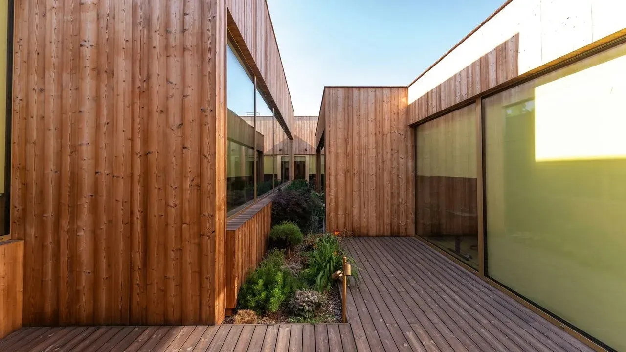 Garden Room vs Shed Conversion for Your Office