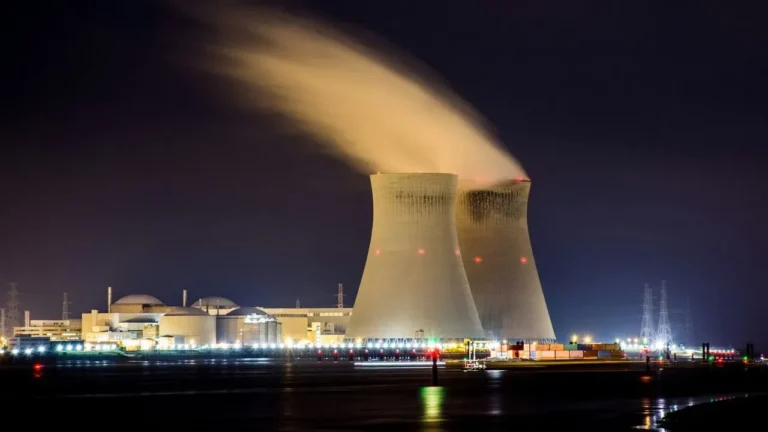 Long Beach Port Moves Forward With Floating Nuclear Reactors for Clean Energy - Featured image
