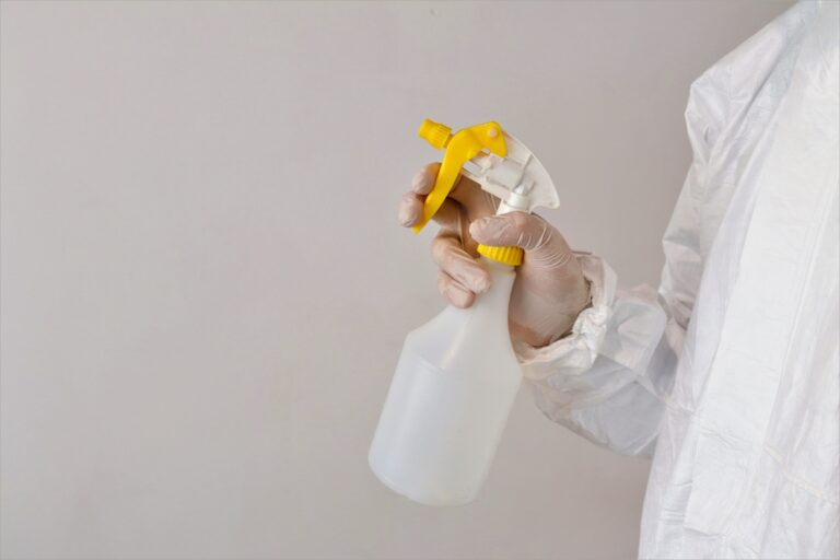 The Backyard Chemical Combination You Should Never Mix - Featured image