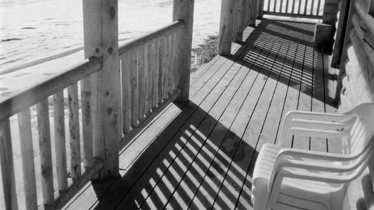 Why Vinyl Porch Railings Are Replacing Wood This Season - Featured image
