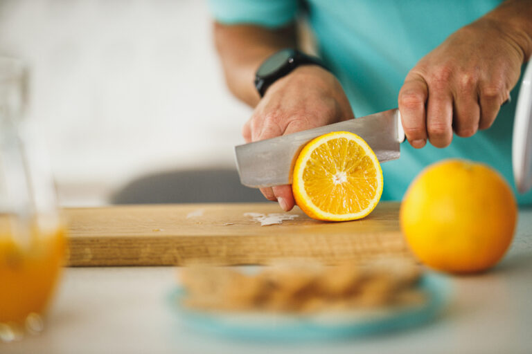 The Cutting Board Habit That's Secretly Cross-Contaminating Your Food - Featured image