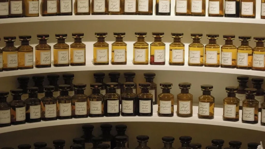 The Secret Note Behind Why So Many Perfumes Smell Expensive and Skin-Like - Featured image
