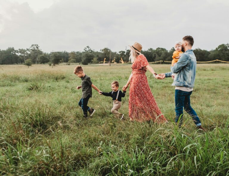 Why Siblings Remember the Same Childhood Completely Differently - Featured image
