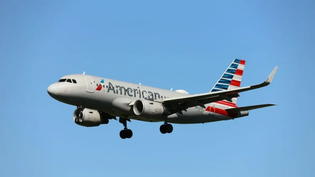 Cabin Smoke Engulfs American Airlines Flight During Dallas Landing, Burning Passengers - Featured image