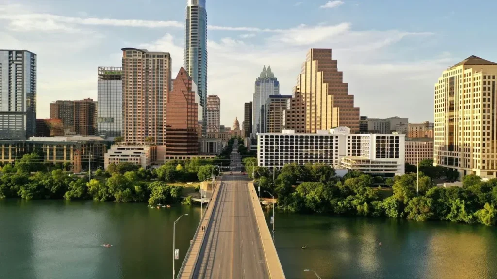Lake Austin Water Levels to Drop 10 Feet Starting October 12 to Control Invasive Hydrilla - Featured image