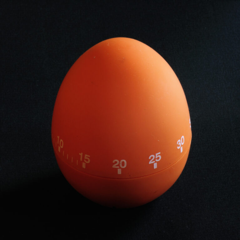 The Vintage Egg Timer Style Collectors Are Paying Surprising Prices For - Featured image