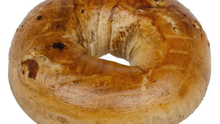 Vikings Long Snapper Andrew DePaola Runs a Popular Bagel Shop on Kent Island - Featured image