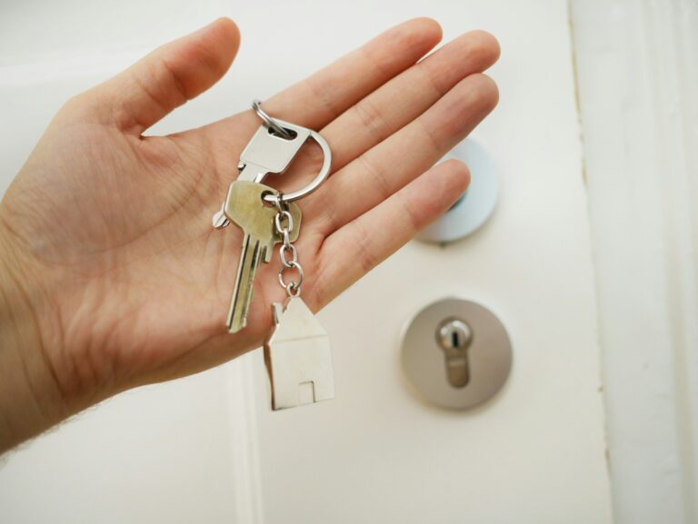 The Insurance Discount 60% of Homeowners Qualify for But Never Ask About - Featured image