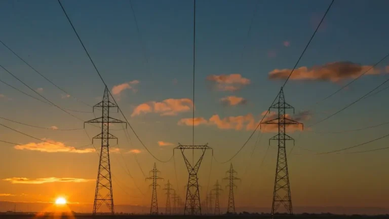 Investigation Links Southern California Edison Equipment to Deadly Eaton Fire - Featured image